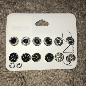 6 pairs of new stud earrings!